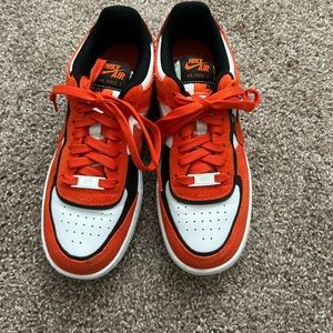 ORANGE NIKE AIR